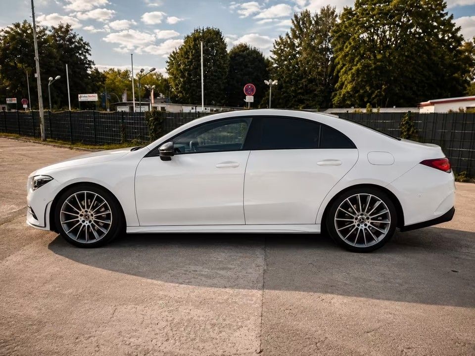 Mercedes Benz CLA 200